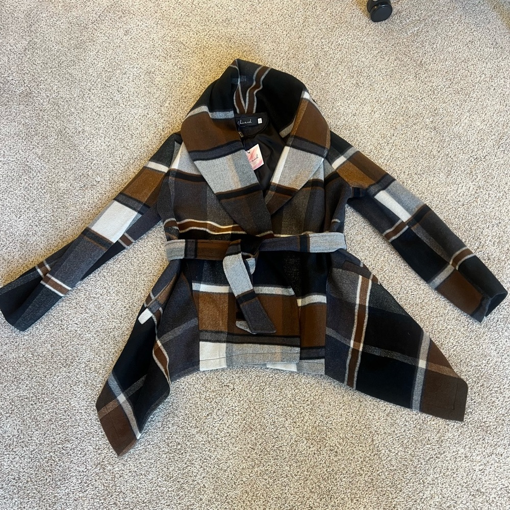 Chicwish women’s turndown shawl collar wool blend coat. Brand New with Tags. XXS